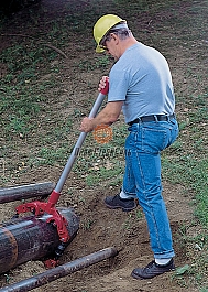 Применение поворотного роторного трубореза Reed Low Clearance Rotary Cutter LCRC16S